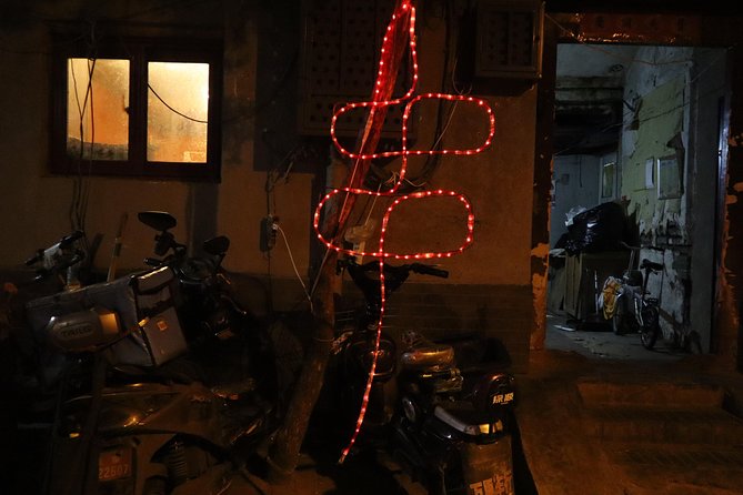 Imperial Beijing Central Axis Journey by bike - The small breaks that keep the evening fun