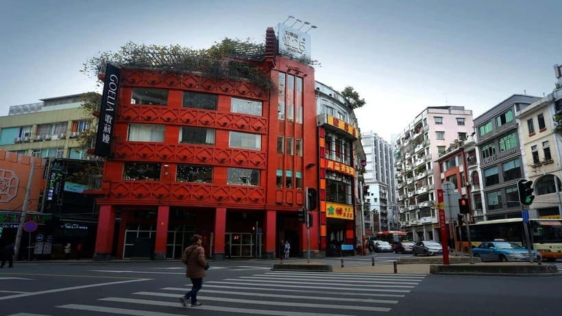 "Impressions of Guangzhou" Cultural Double-Decker Bus - The Cantonese Tea Set: What You Eat and Why It’s a Good Match