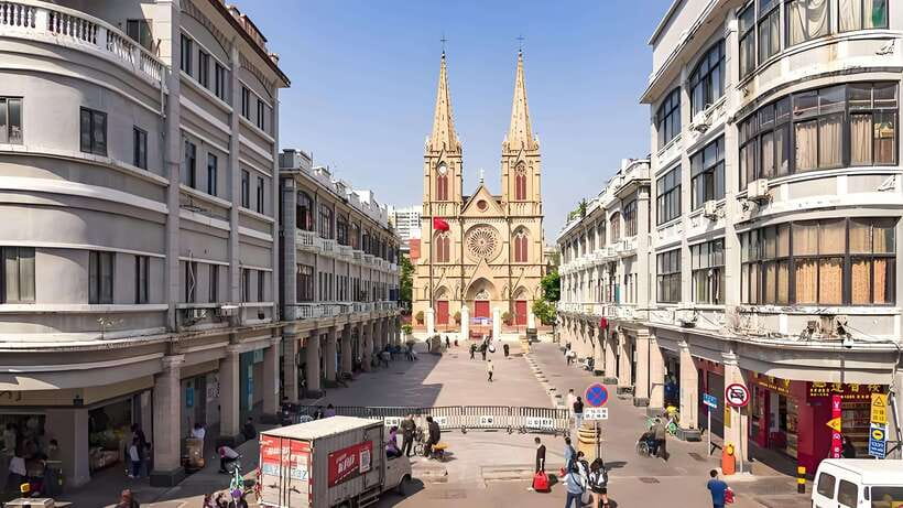 "Impressions of Guangzhou" Cultural Double-Decker Bus - Comfort and Views: Upper Deck Rules and Seating Reality