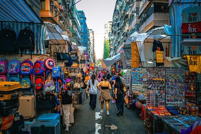 Introduction to Hong Kong: Central Tip Based Walking Tour - HSBC Main Building: lions, money stability, and the coastline story
