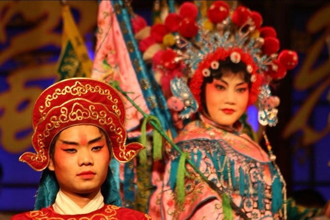 Jinjiang Theater: Eight-Face Changing-Legendary Sichuan Opera - Face-changing and the eight-face changing moment