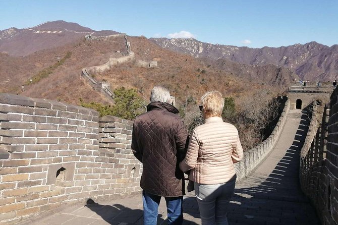 Jinshanling Great Wall Day Trip: Transfer or Guided Service - Transfer-only vs guide service: pick the right kind of help