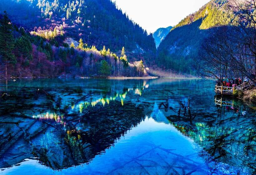Jiuzhai Valley National Park：Visit Colorful Fairy Tale World - Forests by season: autumn color and winter snow