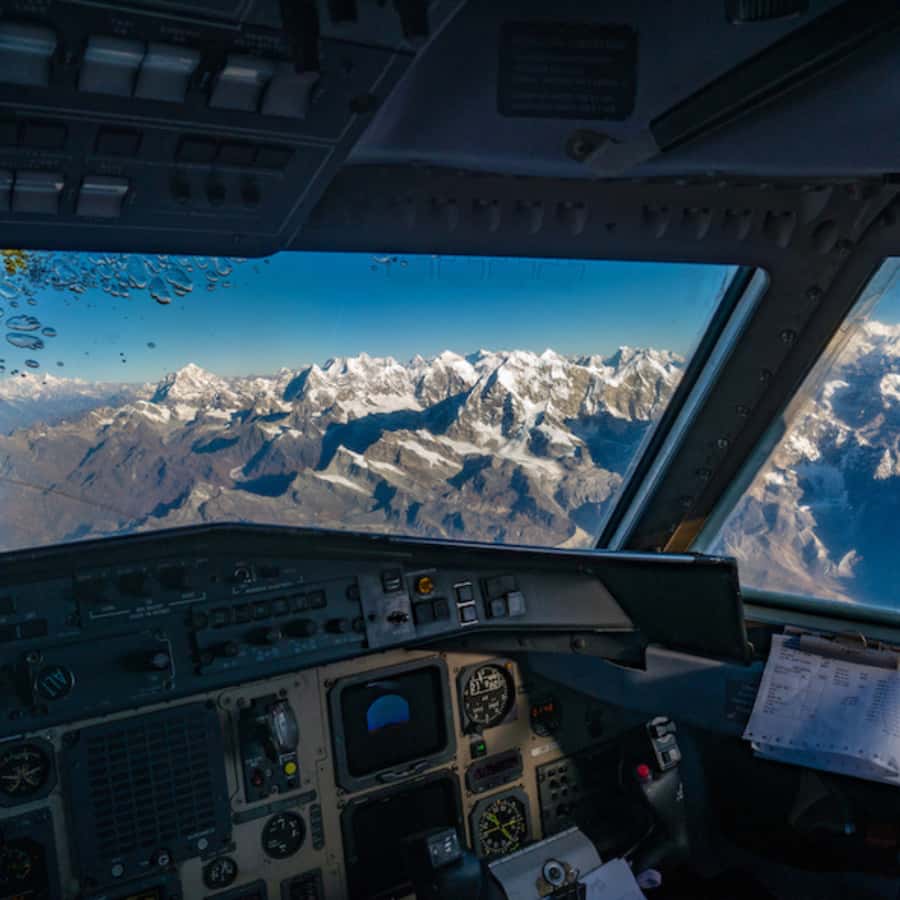 Kathmandu: Mount Everest Scenic Tour by Plane with Transfers - How the crew helps you spot Everest and friends (and how you can help yourself)