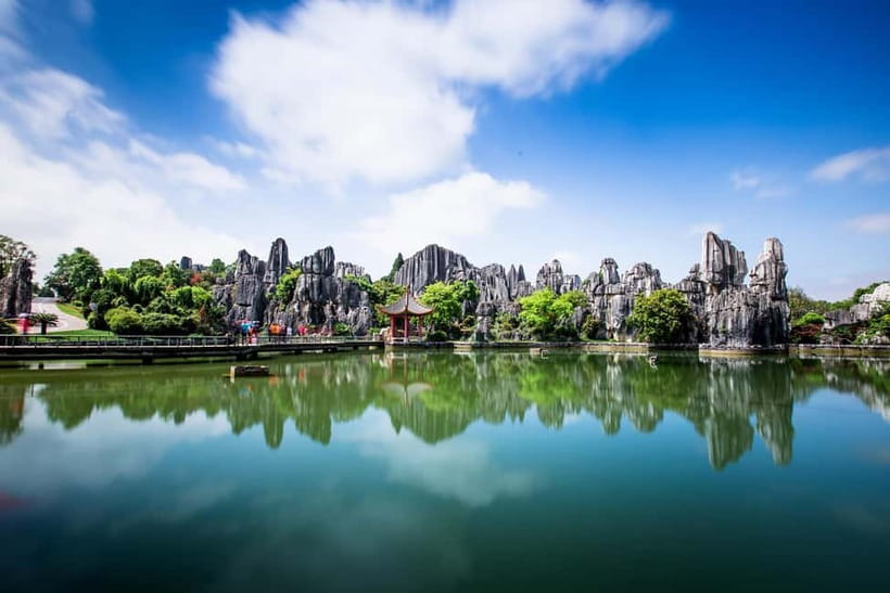 KunmingStone Forest Private Tour:Scenic Walks+Guide Insights - Why This Stone Forest Day Feels Different Than a Big Group Tour