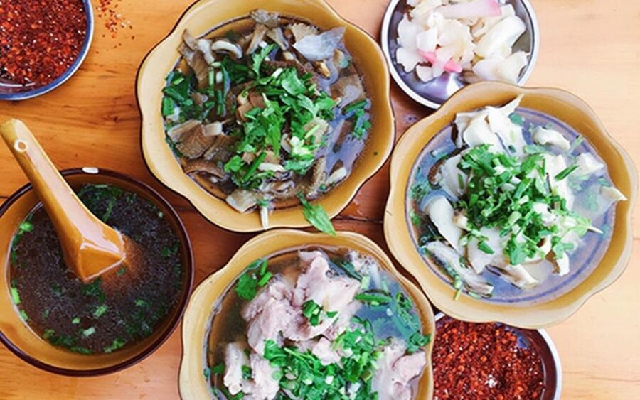 Leshan Buddha boat and food half day trip - Old city street food: more than just eating, you learn how people live