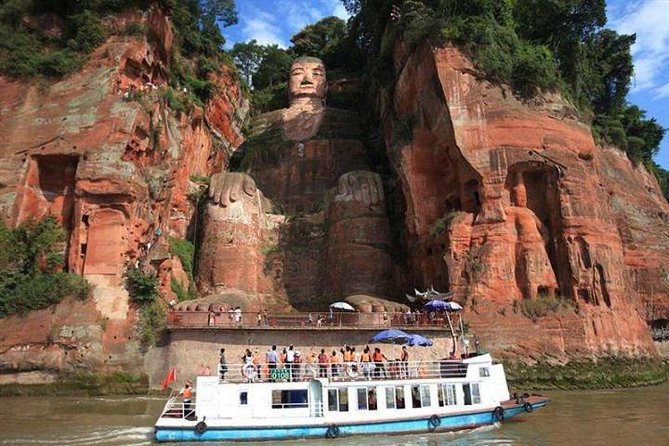 Leshan Giant Buddha and Huanglongxi Ancient Town Day Trip - Stop 1: Leshan Giant Buddha, 71 Meters of Tang Dynasty Power
