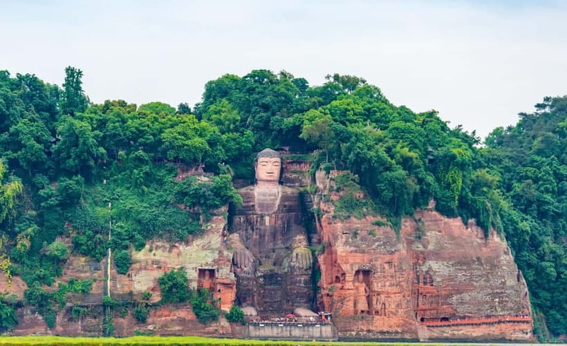 Leshan Giant Buddha & Huanglongxi/Buddha Temple Day Trip - Giant Buddha Temple or Huanglongxi Ancient Town, two different moods