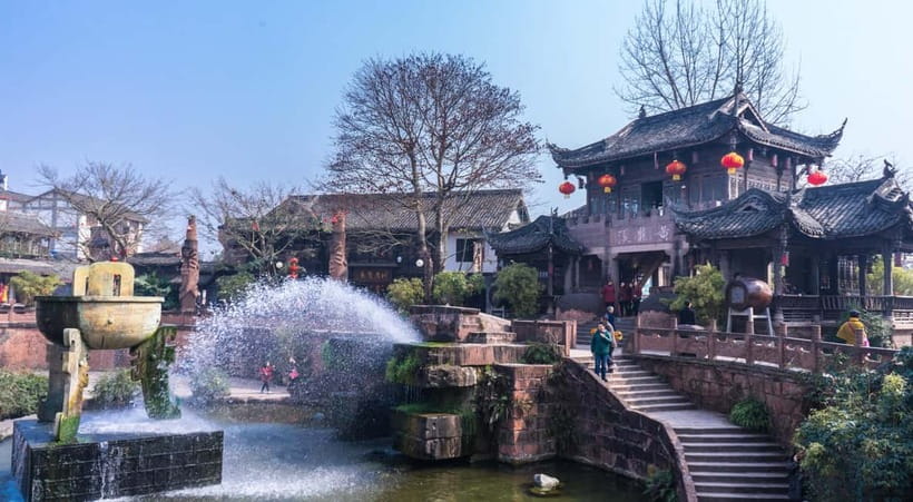 Leshan Giant Buddha & Huanglongxi/Buddha Temple Day Trip - Two ways to see the Giant Buddha, boat cruise or walking tour