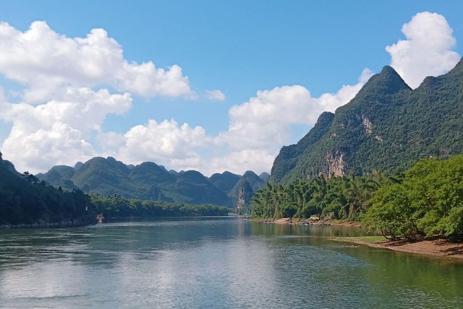 Li River Cruise ticket from Guilin to Yangshuo with pickup - Group size and comfort: small enough to be calm, big enough to move