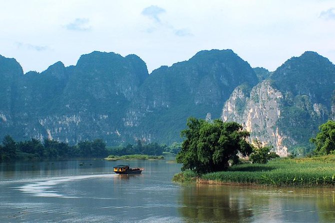 Li River Cruise ticket from Guilin to Yangshuo with pickup - The cruise itself: air-conditioned comfort with big views