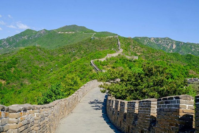 Licensed Private Taxi To MuTianYu Great Wall with Exclusive Gift - A Note on Airport Pickup and Your Luggage