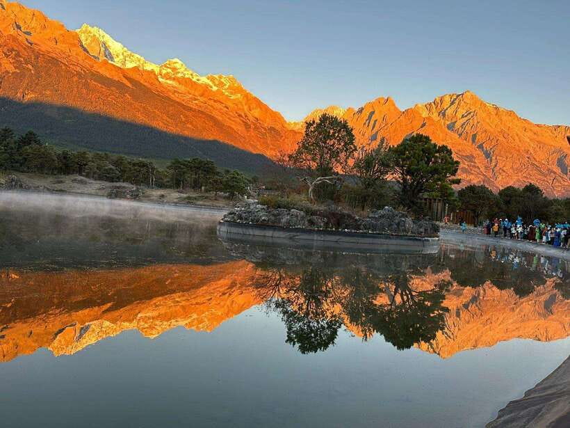 Lijiang: Jade Dragon Snow Mountain and Blue Moon Valley Tour - Why Jade Dragon Snow Mountain feels special in a one-day visit