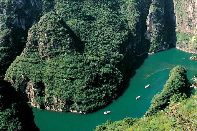 Longqingxia Gorge Cruise and Guyaju Cave Dwellings Private Day Tour - Longqingxia Gorge Boat Cruise: Why the Views Feel Different from Water