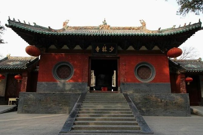 Luoyang Private Day tour to Longmen Grottoes and Shaolin temple - Shaolin Temple and the kungfu show, how the 6 hours play out