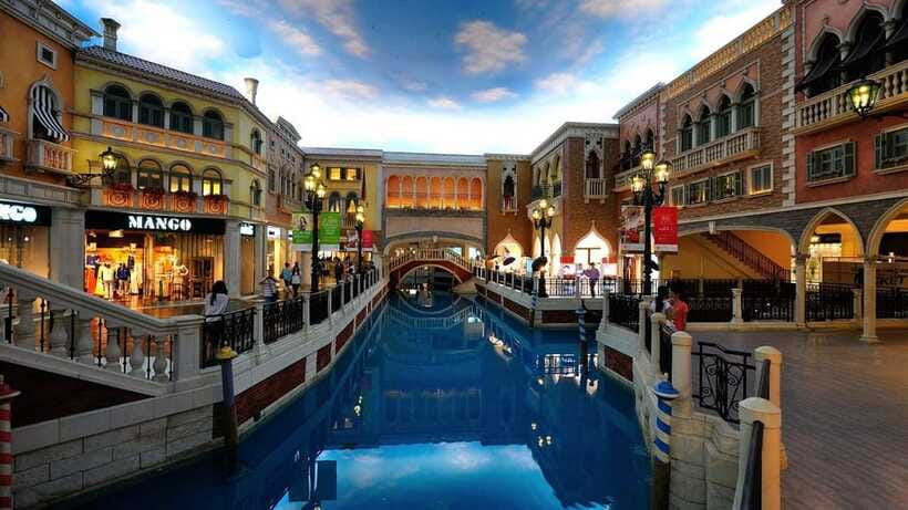 Macau: Venetian-Style Gondola Ride - Timing your ride at Venetian Macao without losing your cool