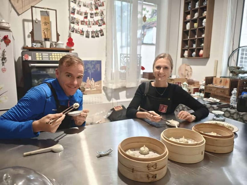 Make Soup Dumpling: Vegan or Pork in Shanghai Shikumen - Should you book this vegan or pork shikumen soup dumpling class?
