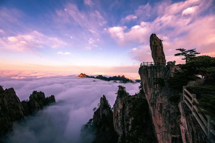 Mount Huangshan: Highlights Tour in Huangshan full-day - Summit time: a guided route to Huangshan’s icons
