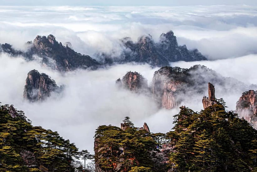 Mount Huangshan: Highlights Tour in Huangshan full-day - Lunch on the clock: refueling before the descent