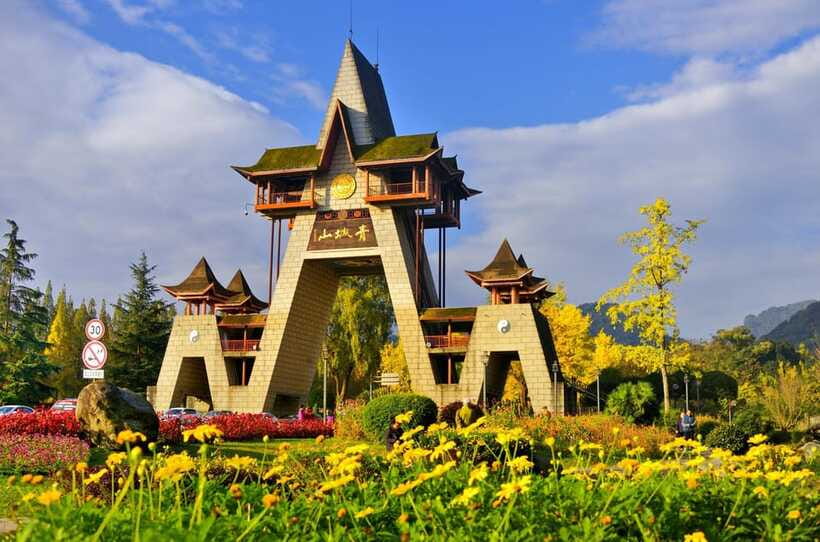 Mount Qingcheng Tour: Explore Serene and Sacred Taoist Site - Uphill effort: when the walking feels like a workout