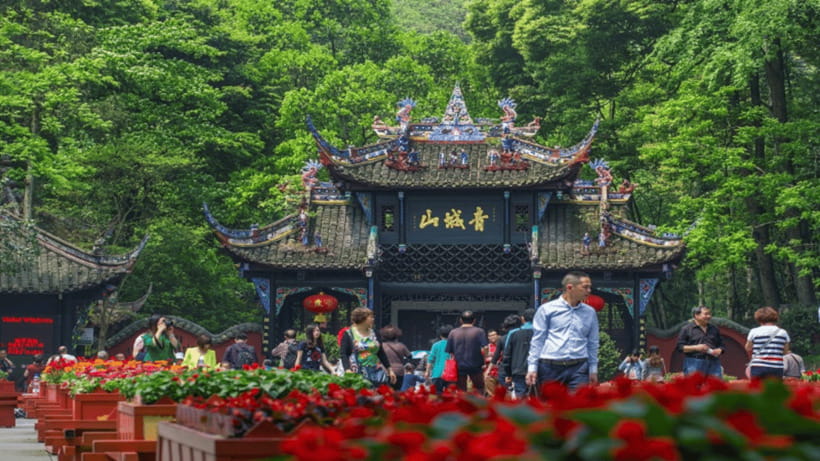 Mount Qingcheng Tour: Explore Serene and Sacred Taoist Site - Optional sightseeing bus and cableway, use them like a tool not a cheat code
