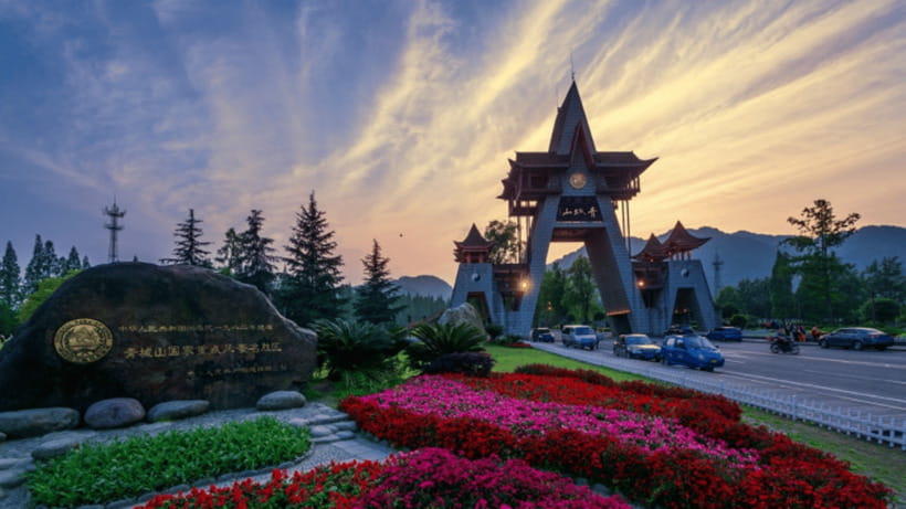Mount Qingcheng Tour: Explore Serene and Sacred Taoist Site - Timing and opening hours, so you do not rush the last hour