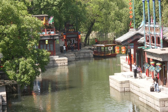 Mutianyu Great Wall and Summer Palace Private Tour with Acrobatic Show Option - What it is like traveling with kids (and why the driver matters)