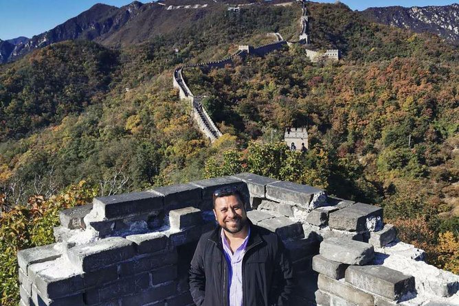 Mutianyu Unlocked: Private Spanish-Guided Great Wall Adventure - Time on the Wall: Panoramic Stops, Photos, and Your HD Film