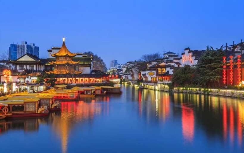 Nanjing: Night Cruise on Outer Qinhuai River for Adults - Who should book, and who might skip it