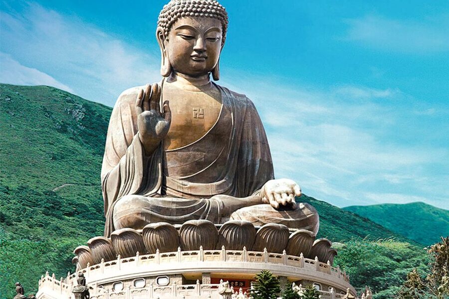 Ngong Ping 360: Cable Car Return Tickets & Combos - Tian Tan Buddha and the steps: what makes the walk worth it
