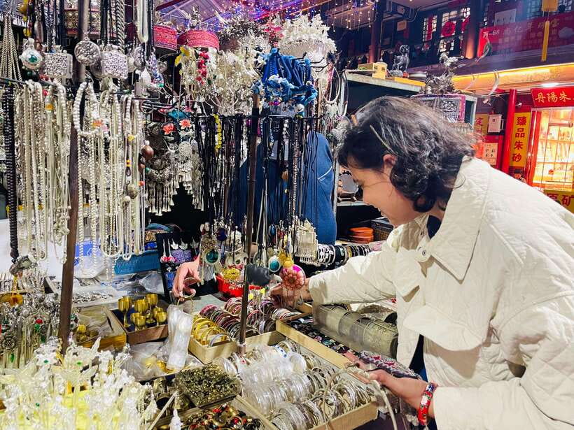 Night Market Haggling Adventure with an English Guide! - Panjiayuan Night Market, where antiques meet craft (and why it works)