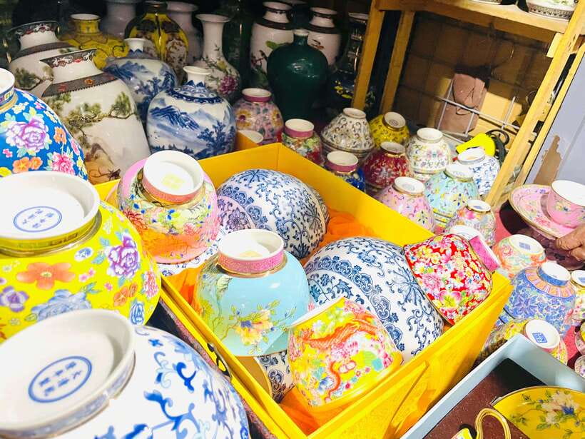 Night Market Haggling Adventure with an English Guide! - Stop 2, 1.5 hours of shopping, where bargaining often gets easier