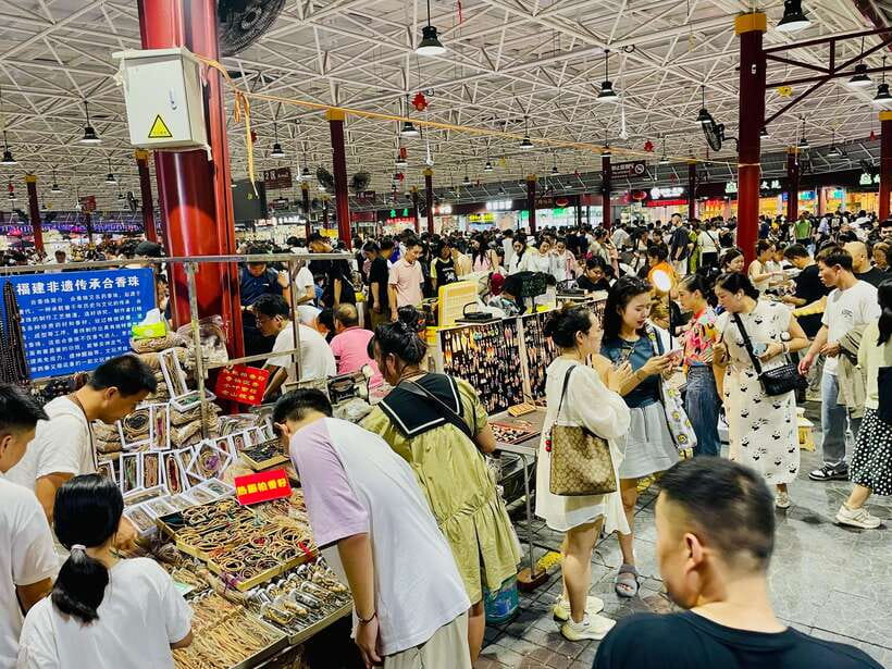 Night Market Haggling Adventure with an English Guide! - Meeting at Line 10 Panjiayuan Station, Exit B, then going at the right time