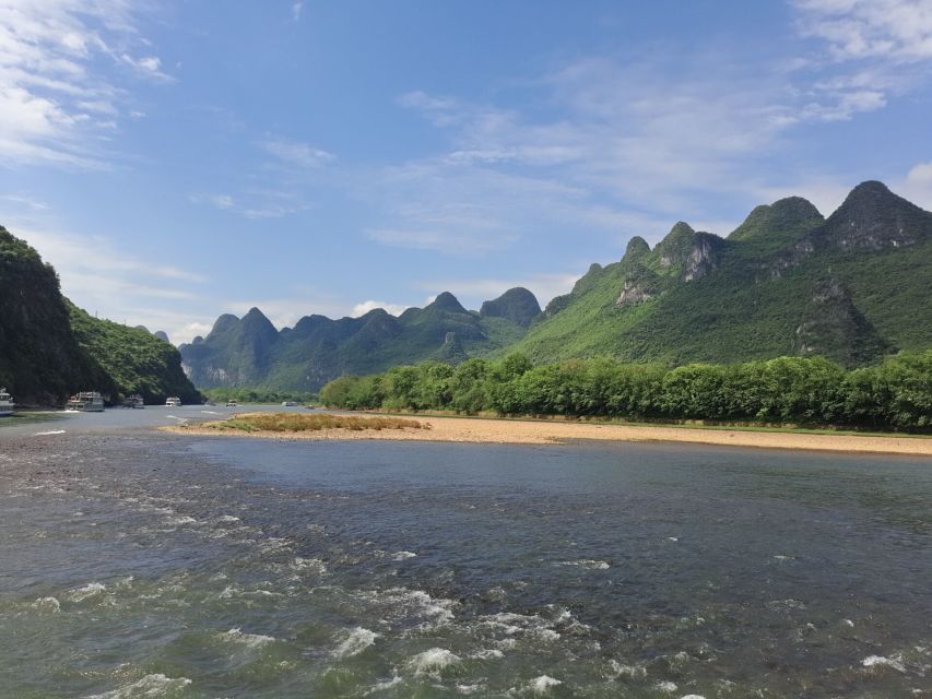 One Hour Chinese Calligraphy or Painting Lessons in Yangshuo - Calligraphy in one hour, ink to strokes to characters