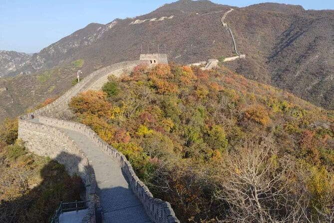 Private Badaling Great Wall Night Tour with English Driver - Cultural Performances and Light Displays: More Than Background Entertainment