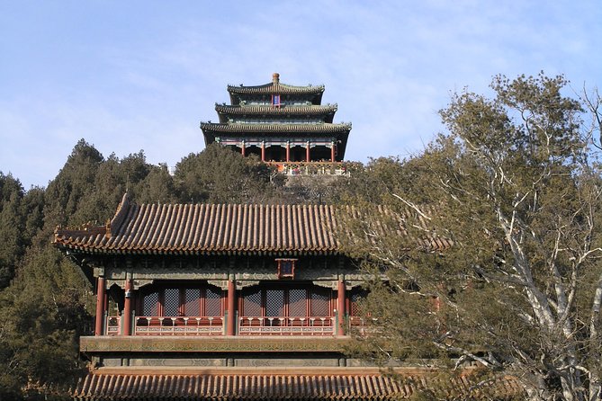 Private Beijing Jingshan Hill, Beihai, and Hutongs with Imperial Lunch/Dinner - Stop 1: Jingshan Park and the Forbidden City axis views