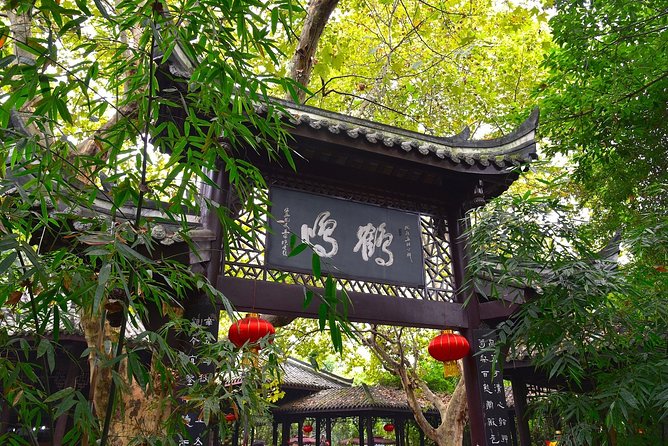 Private Chengdu Half Day Bike Tour - Wenshu Yuan Monastery and the Temple Style Contrast