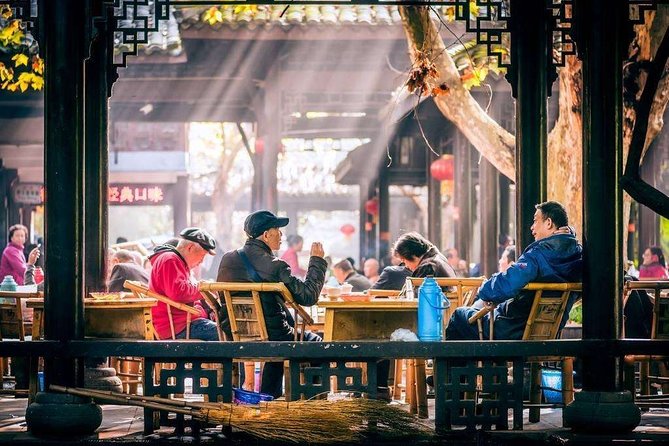 Private Chengdu Half Day Bike Tour - Meeting Your Guide, Getting the Bike, and Staying Comfortable
