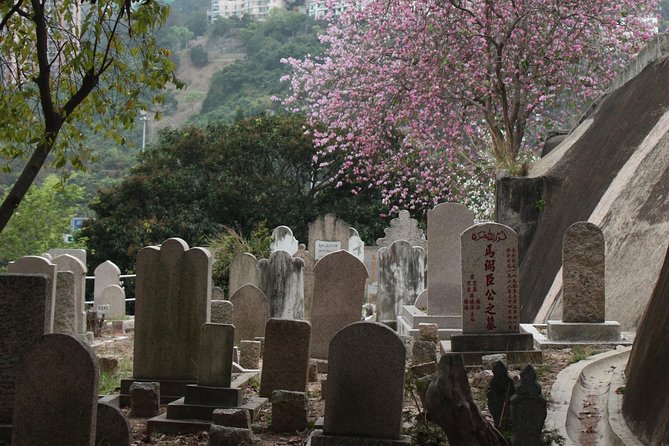 Private colonial Cemeteries tour - Why Happy Valley Cemeteries Feel Like a City History Lesson