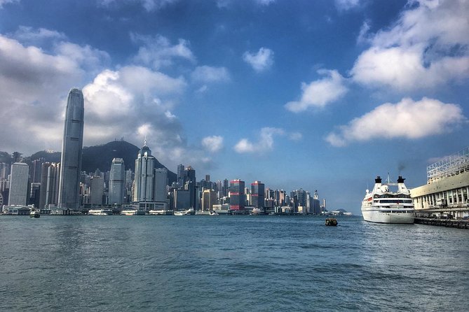 Private custom tour of Hong Kong - Full day - Starting in Central at 9am, Statue Square is your launch point