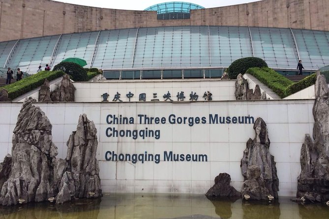 Private Day Tour to Ciqikou, Liziba, Jiefangbei etc. in Chongqing - A full-day Chongqing mix, built for first-timers
