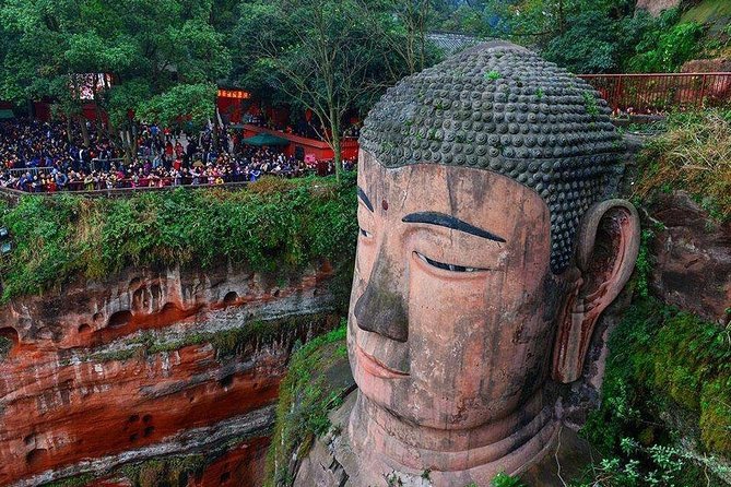 Private Day Tour to Leshan Grand Buddha from Chengdu - 8:00 am pickup and the 2-hour ride that sets your whole day up