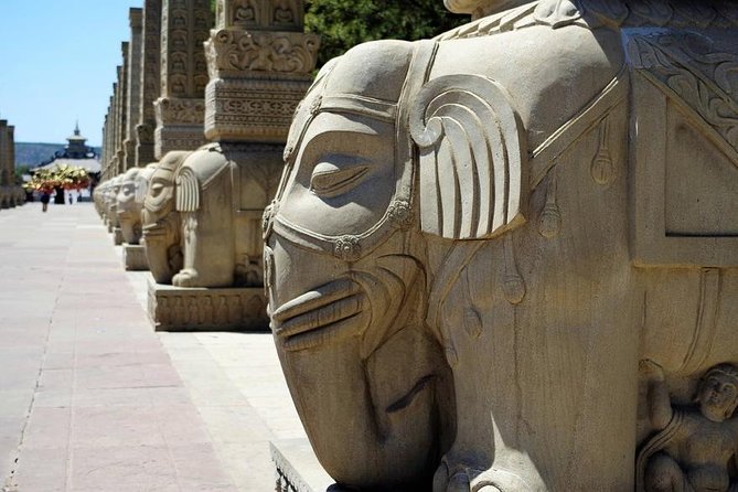Private Day Trip to Datong from Beijing with English Speaking Driver - Yungang Grottoes: seeing UNESCO caves with over 51,000 Buddha statues
