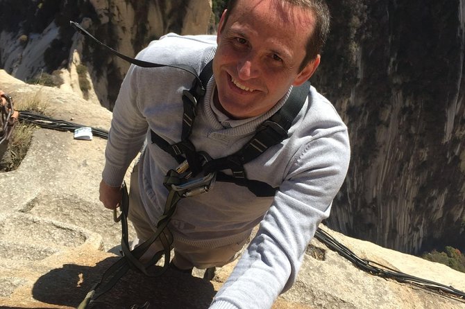 Private Day Trip to Mount Hua from Xi'an with English Driver - Mount Huashan in One Day: What makes this plan work