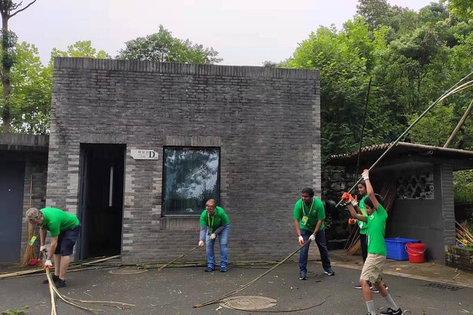 Private Dujiangyan Panda Base Panda Rescue Center Volunteer for a Day - The added value: film time, souvenirs, and a certificate