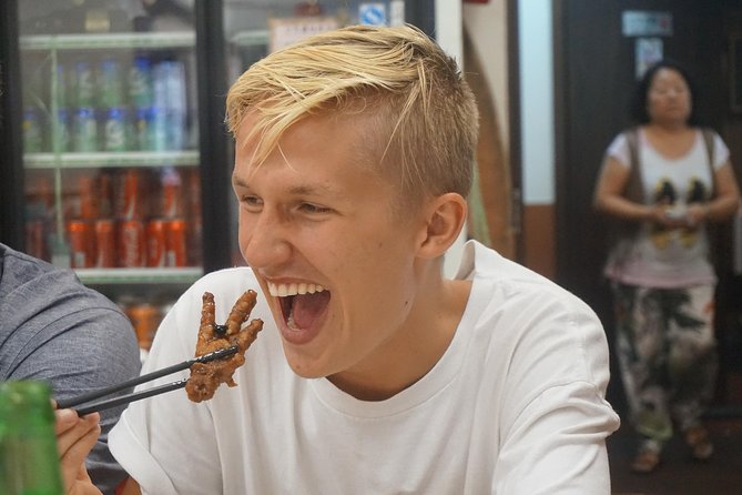 Private Food Tour: Hong Kong Island - Ding Ding tram to Wan Chai and Qing dynasty roast meat