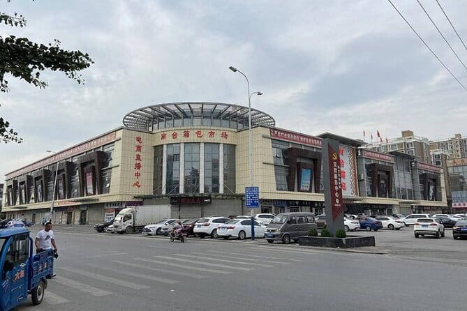 Private Guangzhou Business Tour to Visit Factory and Local Market - Taikang Residential District: jewelry and accessories you can assess quickly