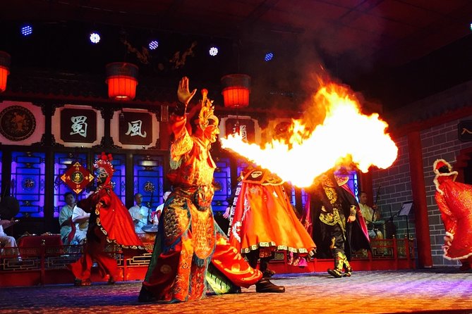 Private Half-Day Tour in Sichuan Culture Show with Hot Pot Dinner in Chengdu - The hot pot dinner at Qintai Road: cook at the table, with real guidance