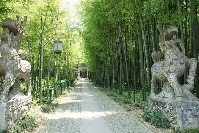 Private Hangzhou Classic City Tour with Authentic Lunch - Pickup, transport, and how the day stays low-stress