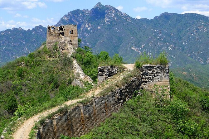 Private Hiking Adventure at the Gubeikou Panlongshan Great Wall - Why Gubeikou Panlongshan Great Wall Feels Wild (But Still Doable)